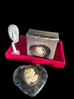 Cameo Black Marbleized Heart trinket Box with Gold Filigree and Cream ceramic